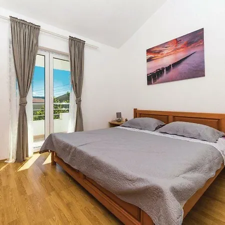 Spina * Poljica (Trogir)
